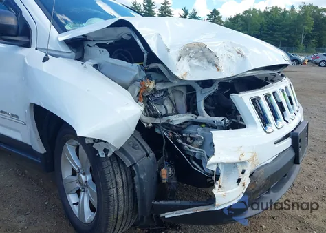 2014 Jeep Compass Sport из США, поврежденный, VIN 1C4NJDBB9ED598338